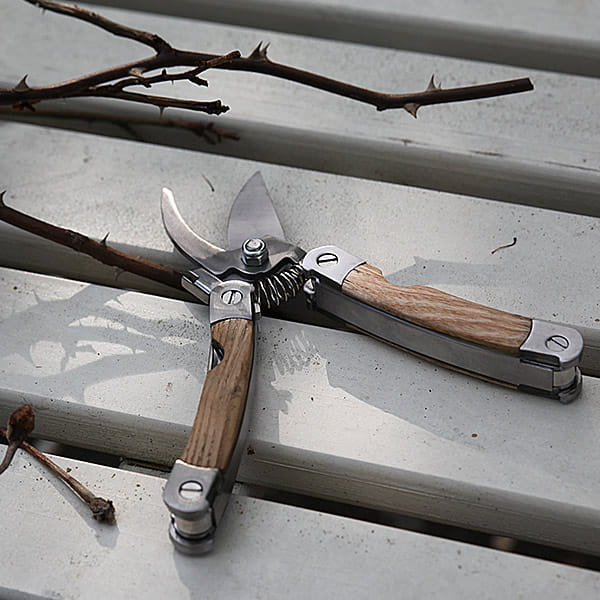 5-in-1 Garten Multitool - Image 3